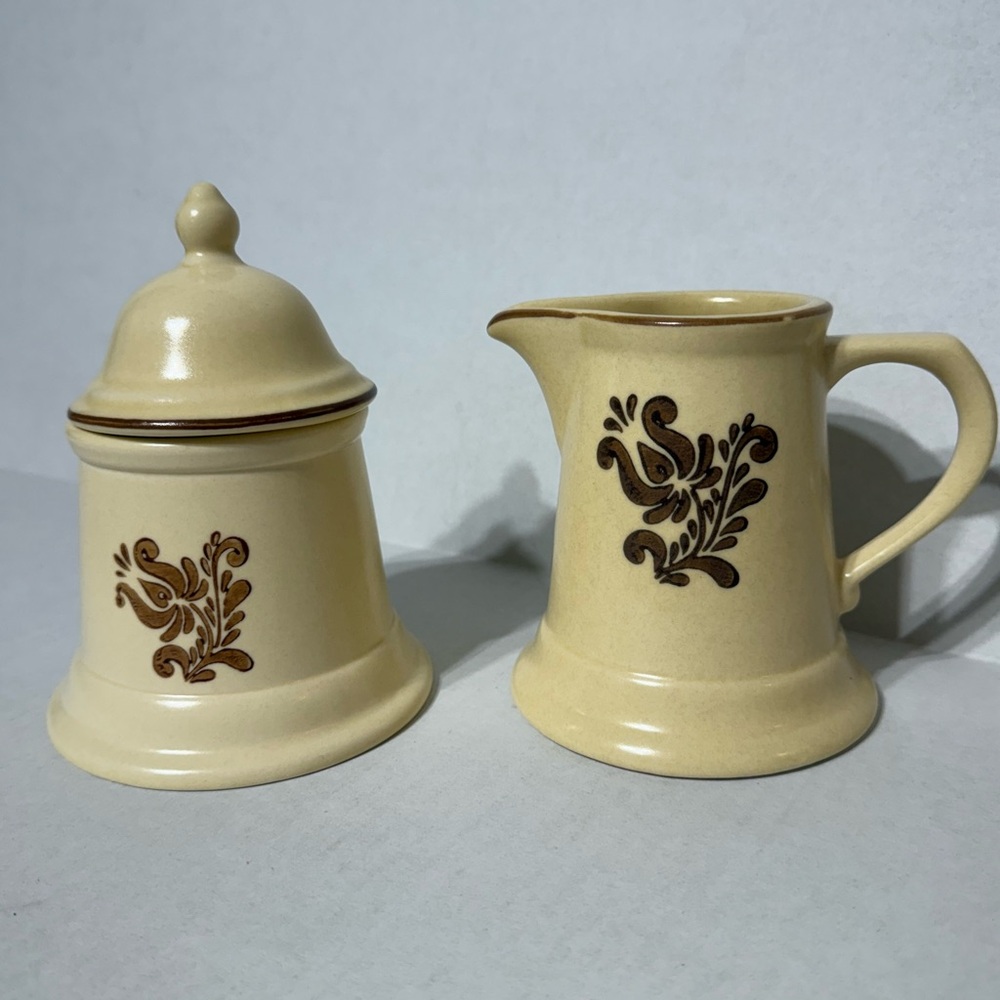 Vintage Pfaltzgraff Village Pattern Cream & Sugar Set w/Lid